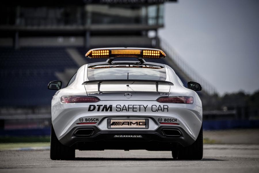  Mercedes-AMG GT S DTM Safety Car 2015 года  (фото 10 из 16)